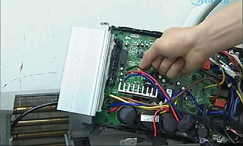 湖北美的空调电话是多少