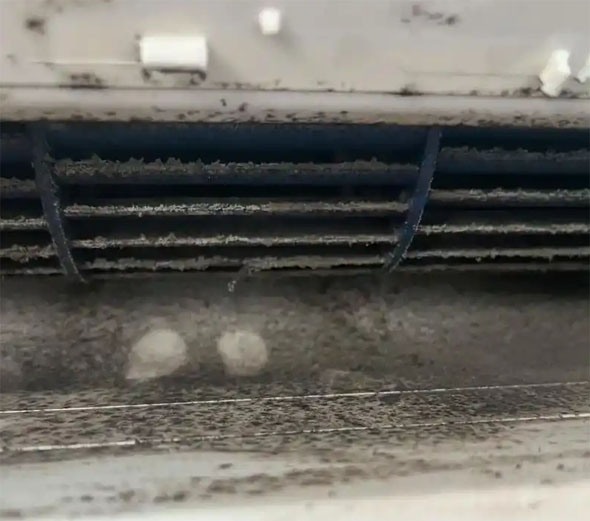 湖北空调吹的风有股烧焦味是怎么回事